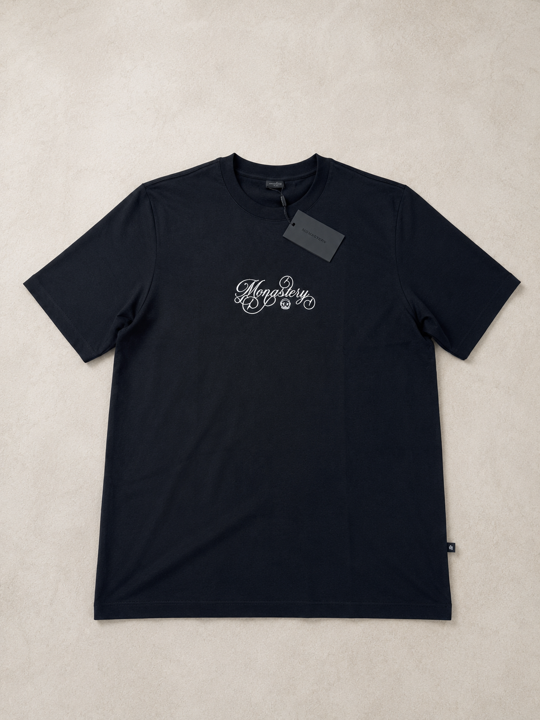 Camiseta negra monastery