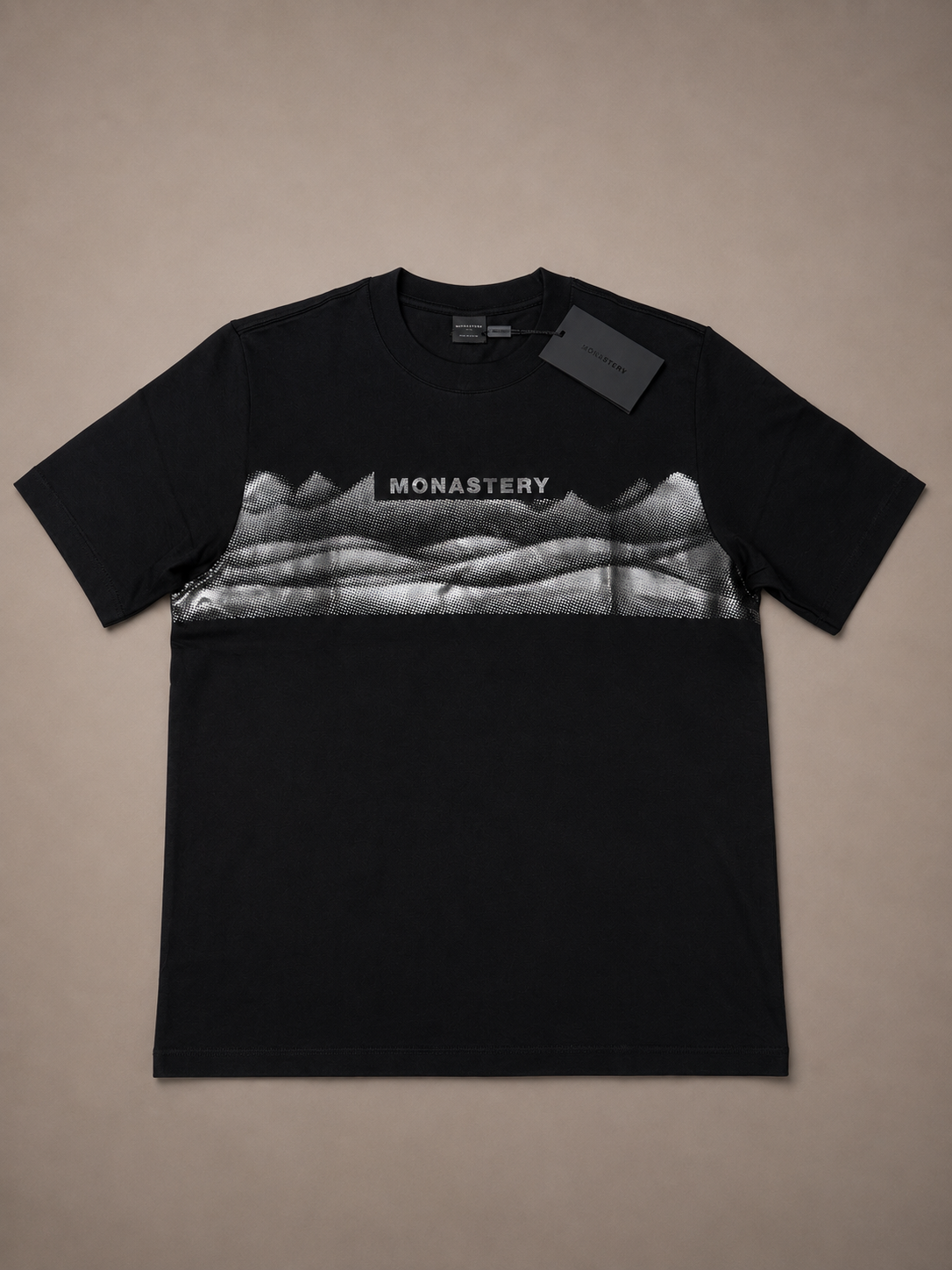 Camiseta negra Monastery