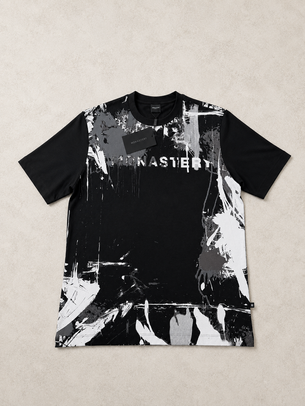 Camiseta negra monastery