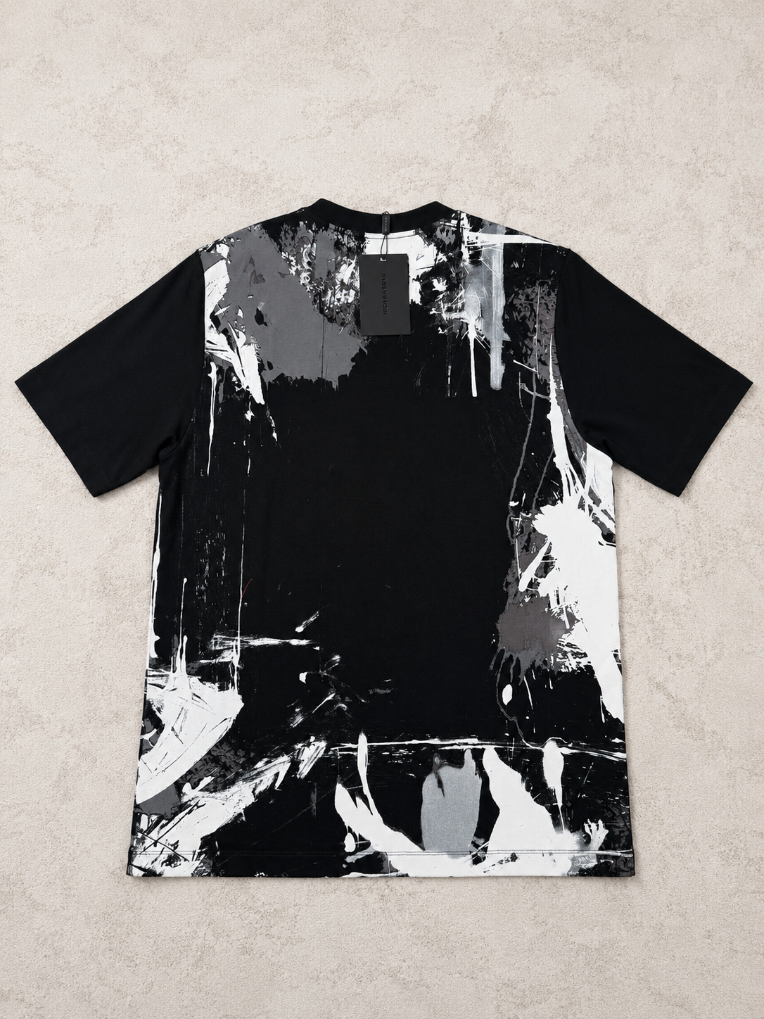 Camiseta negra monastery