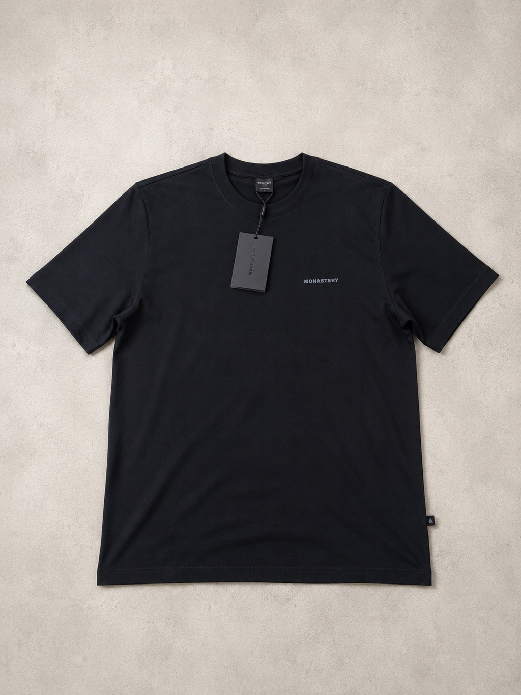 Camiseta negra monastery