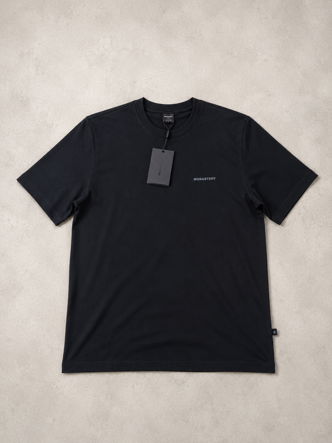 Camiseta negra monastery