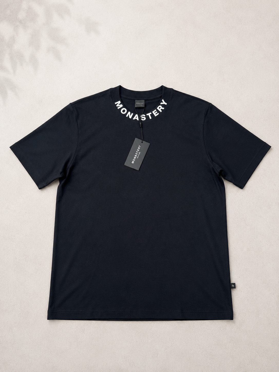 Camisa negra monastery