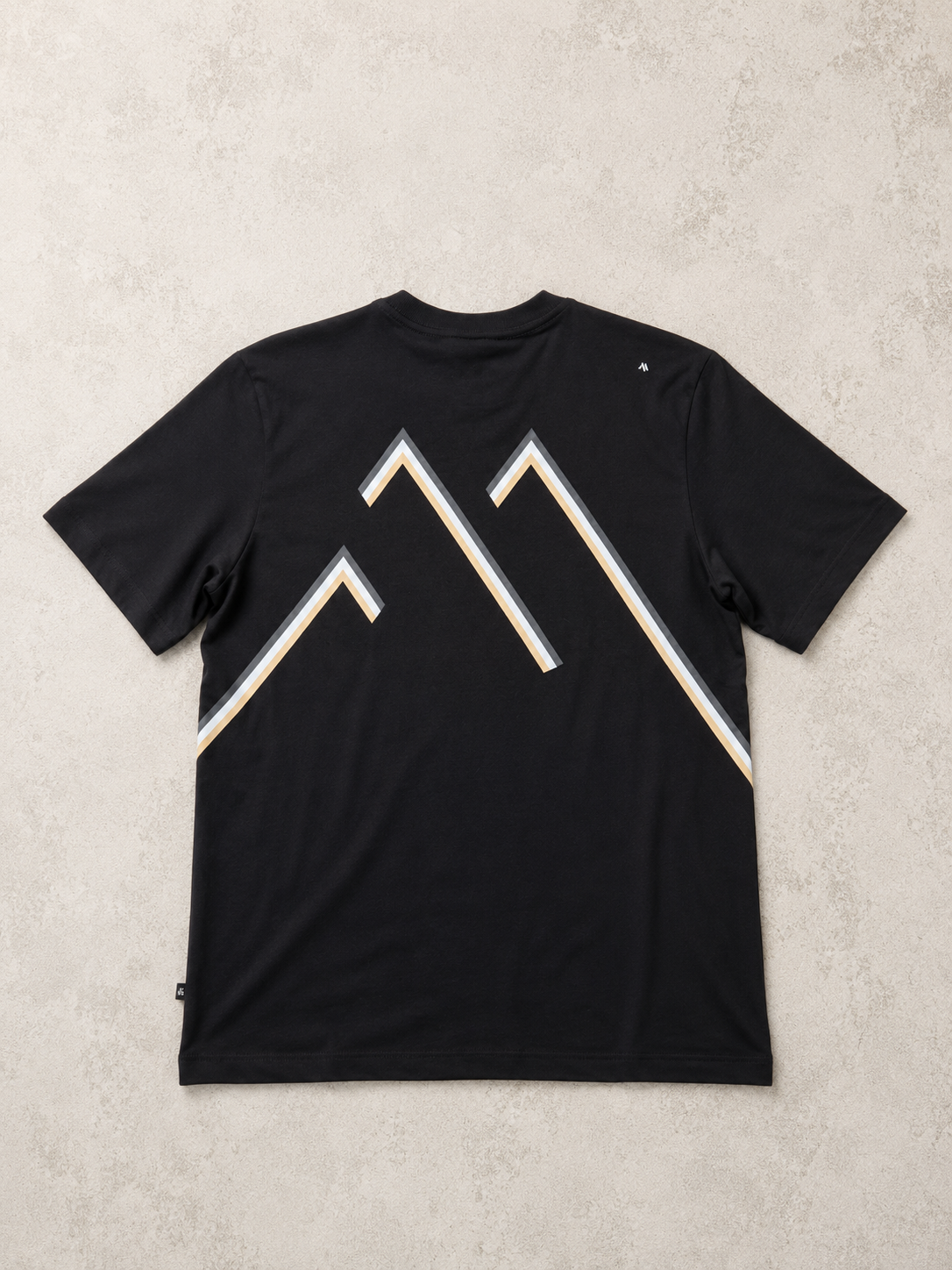 Camiseta negra monastery